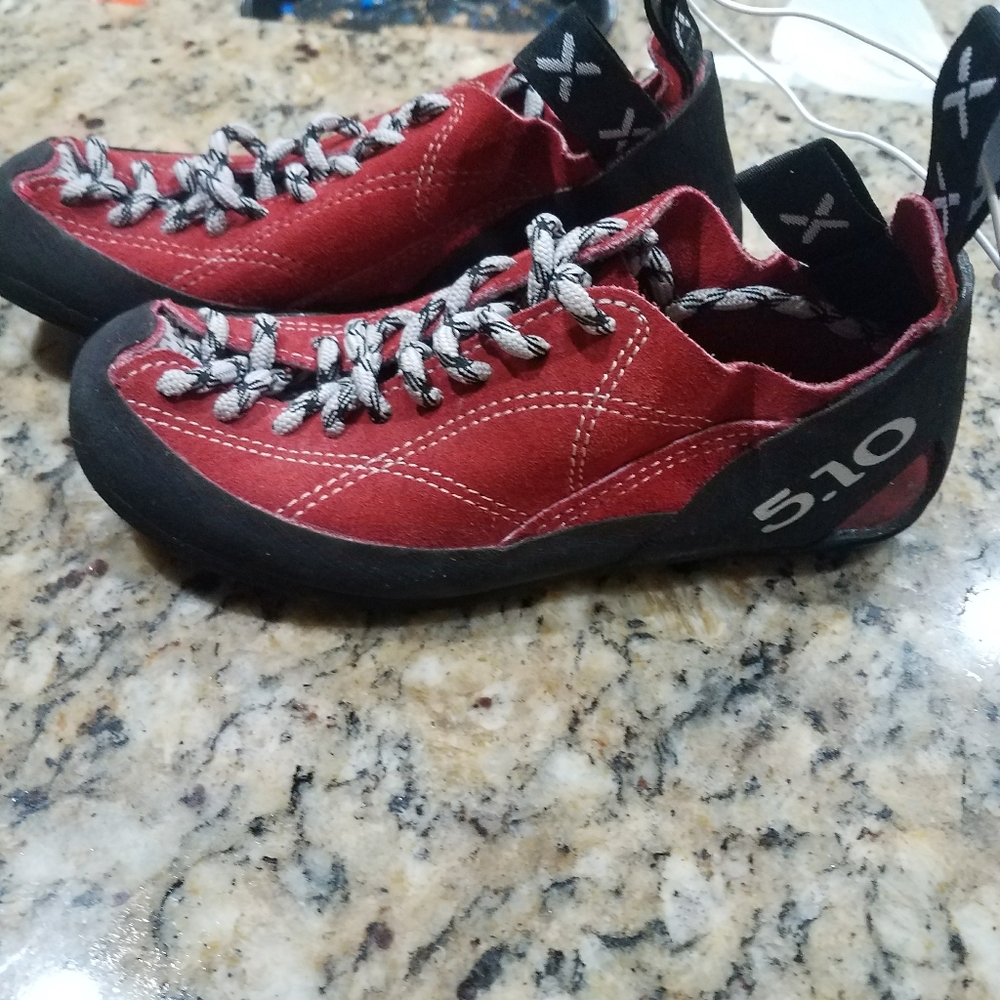 KIDS FIVE TEN STEALTH C4 ROCK CLIMBING SHOES